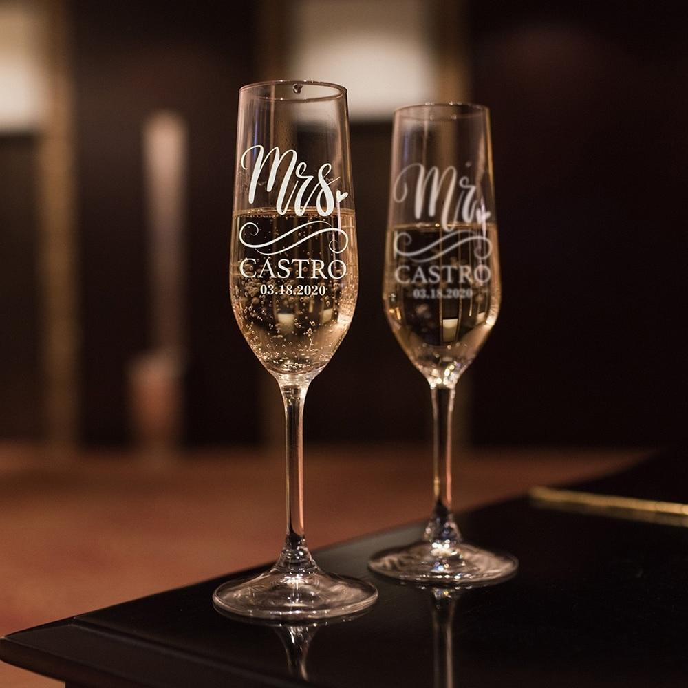 2Pcs/Set Personalized Mr and Mrs Champagne Flutes